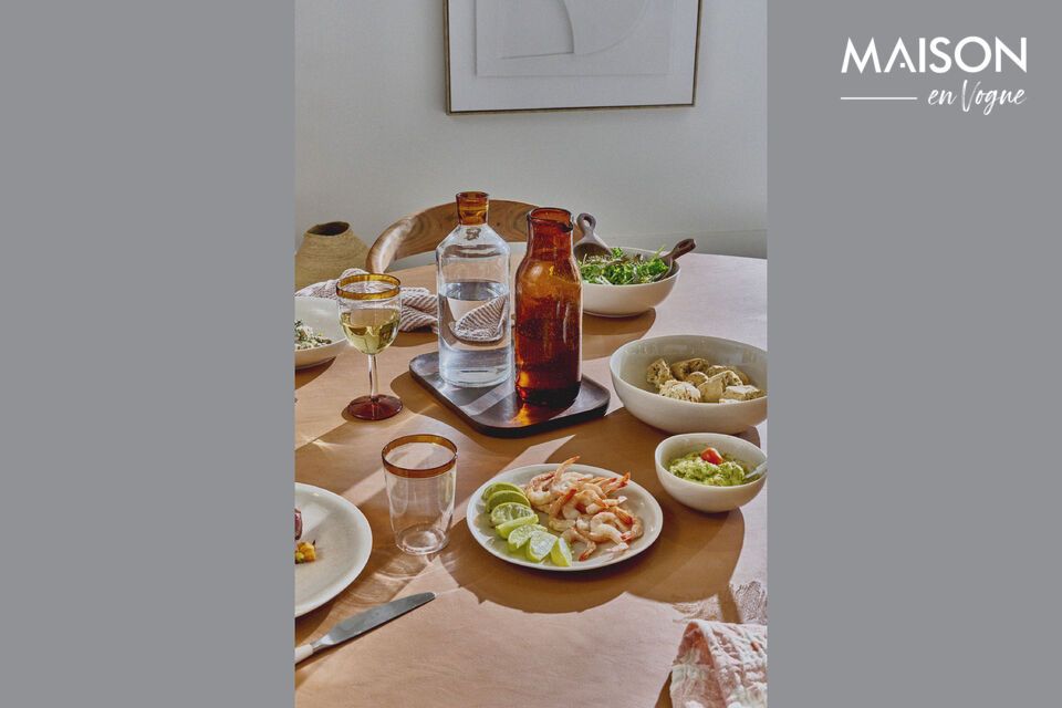 Un elegante y funcional cuenco de porcelana para pasta.