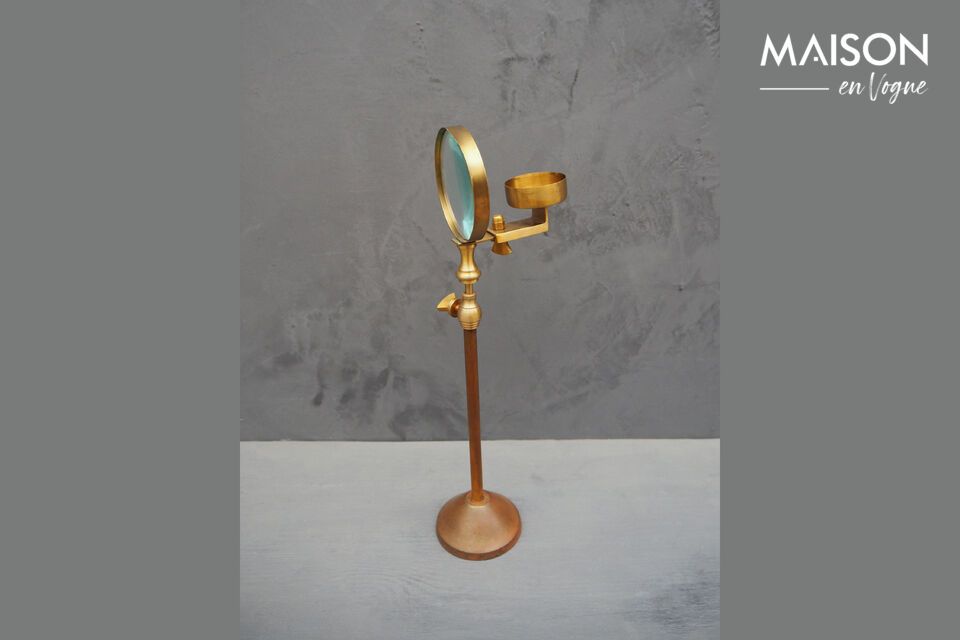 Candelabro de cobre y madera, elegancia rústica para su hogar.