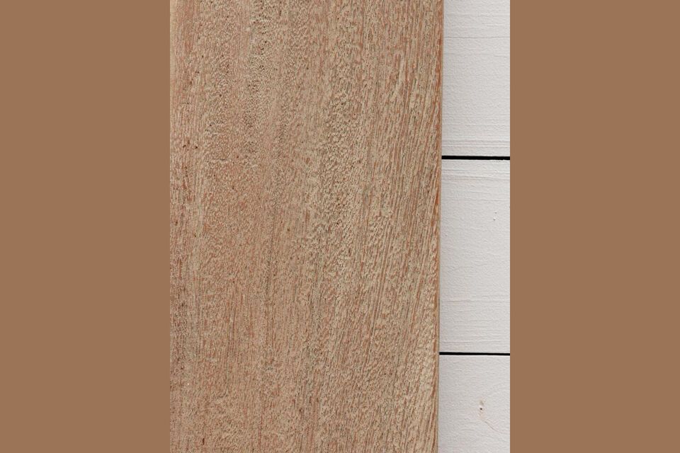 Su color beige natural y sus vetas de madera aportan un toque de calidez y naturalidad a su espacio