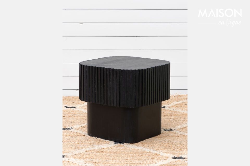 Mesa auxiliar de madera negra Kaoru Chehoma