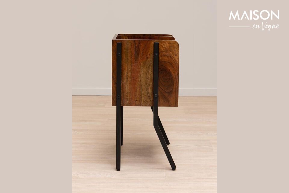 Descubra la elegancia funcional con nuestra mesa auxiliar de madera de mango