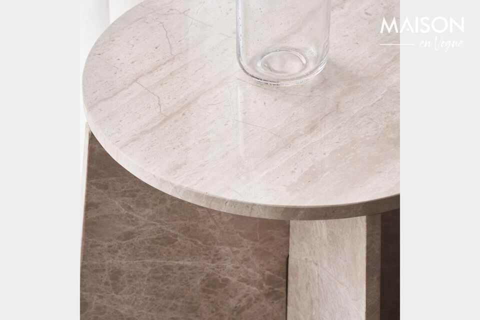 Descubra la elegancia atemporal de la mesa auxiliar Marb de mármol beige