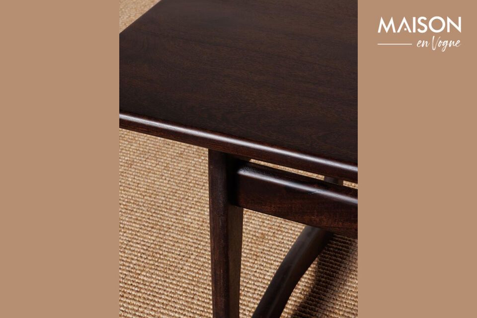 Nuestra mesa de centro de madera de mango es un complemento funcional y atractivo para su salón