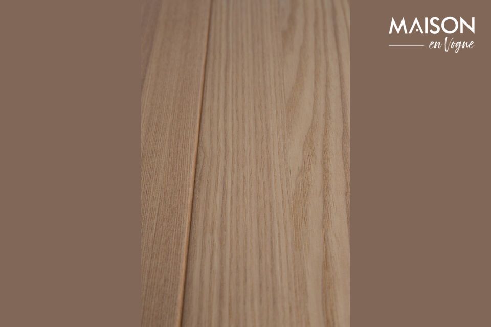 Su estilo conserva la elegancia natural de la madera