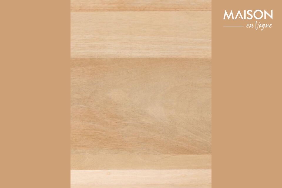 Fabricada en madera de mango de calidad