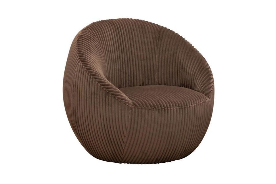 Este sillón tiene unas generosas dimensiones de 80 cm de longitud y profundidad