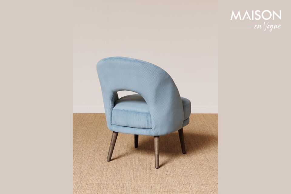 Descubra un confort elegante con nuestro sillón Cyrus de poliéster azul