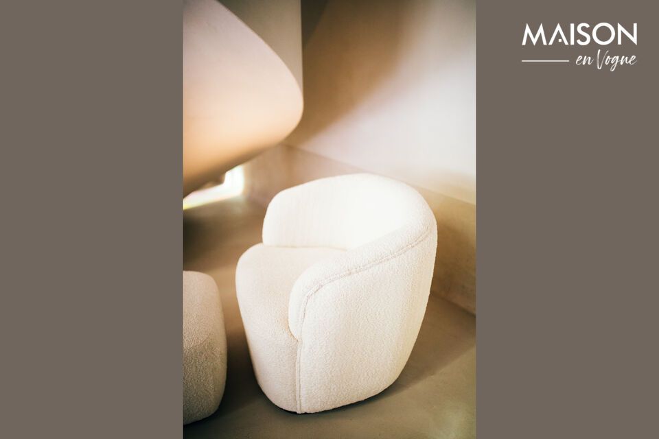 Descubre el sillón Porterville blanco de Pomax, una mezcla perfecta de confort y elegancia